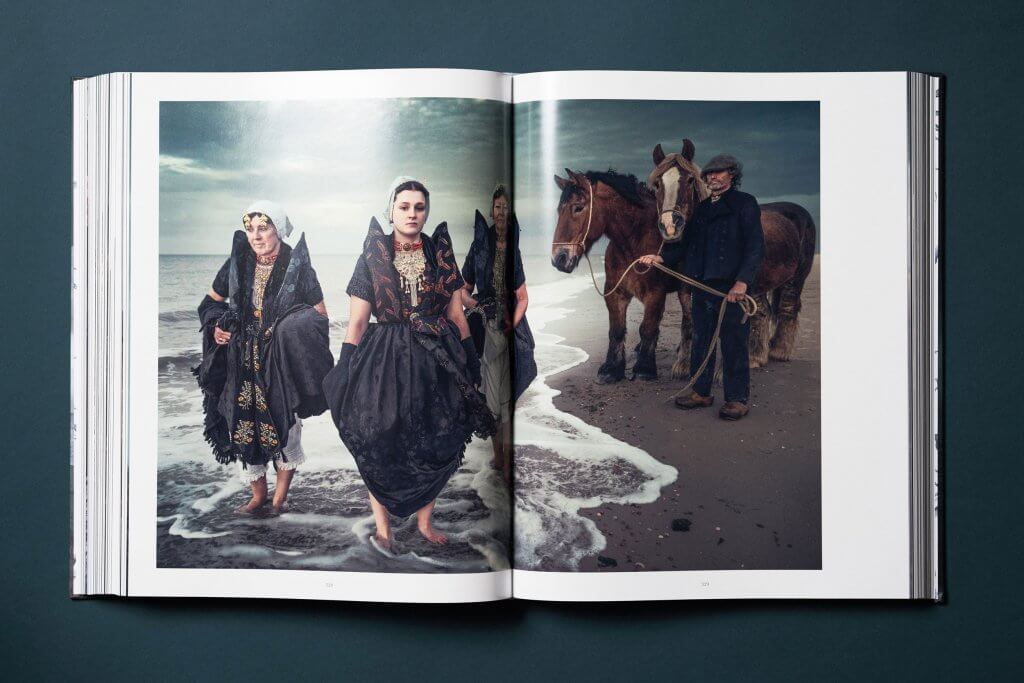 Book -Jimmy Nelson-Between The Sea And The Sky-Amsterdam