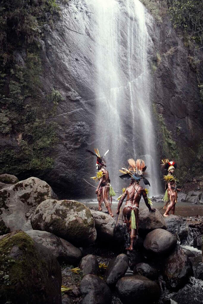 Photo - Jimmy Nelson - Papua New Guinea - Helave - waterfall - Fine Art - Skira - Italy - Expositie - Gallery - Art - Jimmy Nelson - Kunst - Jimmynelsonsonmilano - Humanity - Pallazo Reale