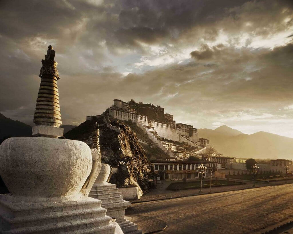 Photo- Jimmy Nelson- Palace Tibet - Before They Pass Away